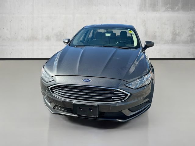 2018 Ford Fusion SE photo 2