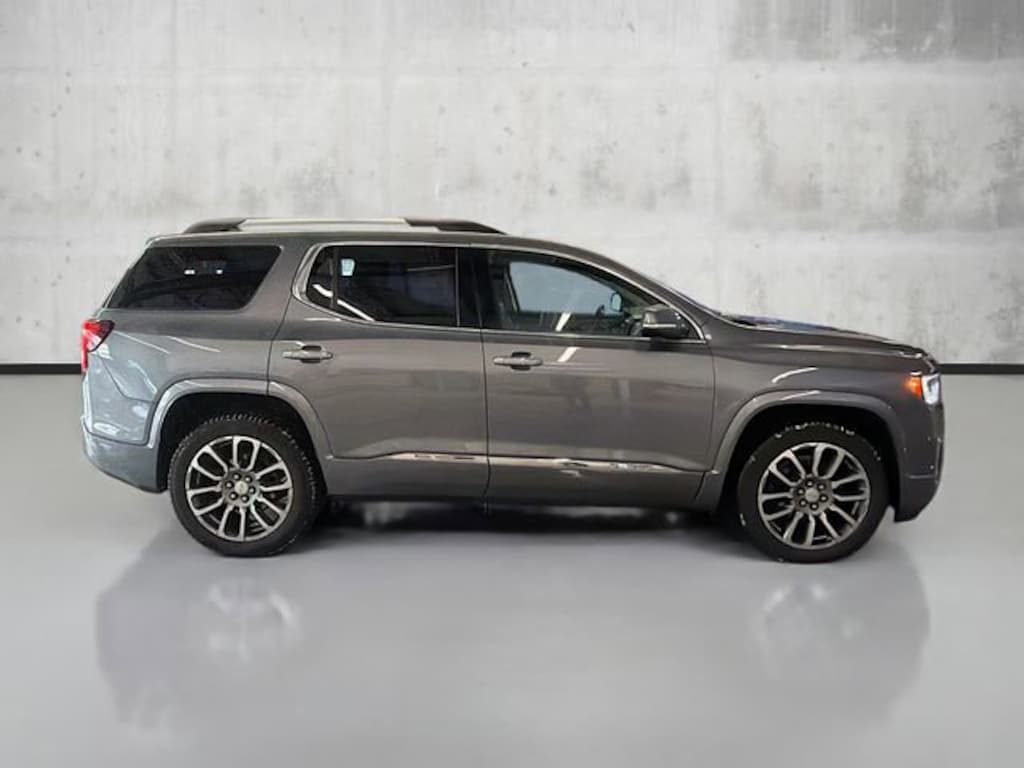 Used 2022 GMC Acadia Denali SUV