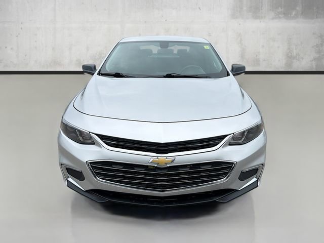 2016 Chevrolet Malibu LS photo 2