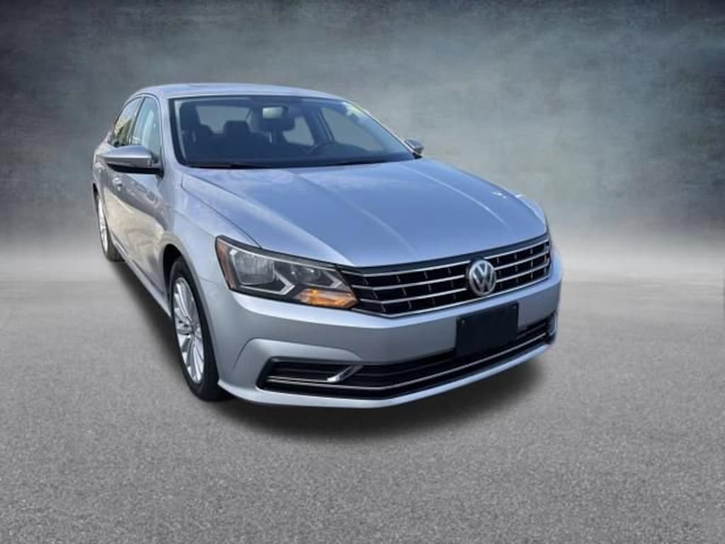Used 2017 Volkswagen Passat 1.8T SE Sedan