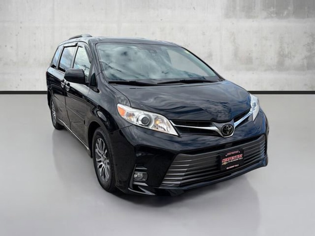 Used 2020 Toyota Sienna XLE Auto Access Seat Van