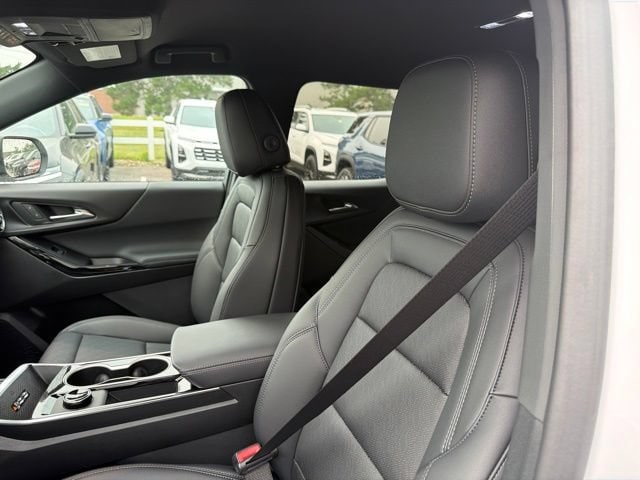 2027 Chevrolet Equinox LT - Photo 14