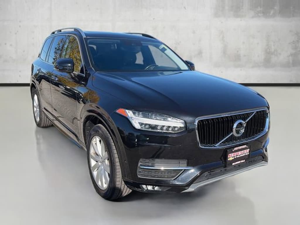 Used 2017 Volvo XC90 Momentum SUV