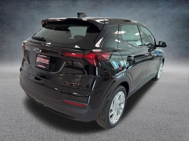 2027 Chevrolet Bolt LT - Photo 7