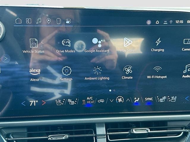 2025 Chevrolet Equinox EV RS - Photo 27