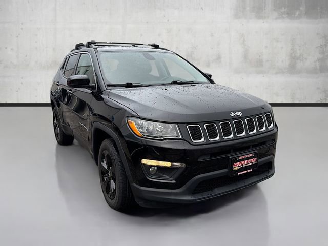 2017 Jeep Compass Latitude photo 3