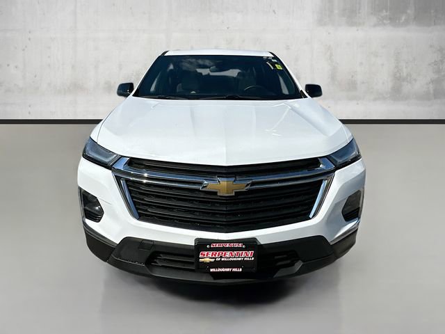 2023 Chevrolet Traverse LS photo 2