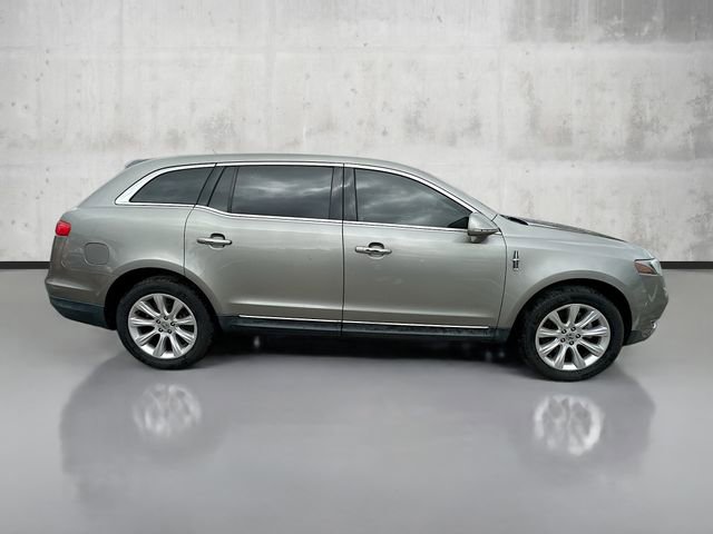 2015 Lincoln MKT photo 4
