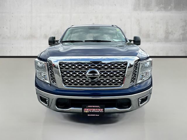 2018 Nissan Titan SV photo 2