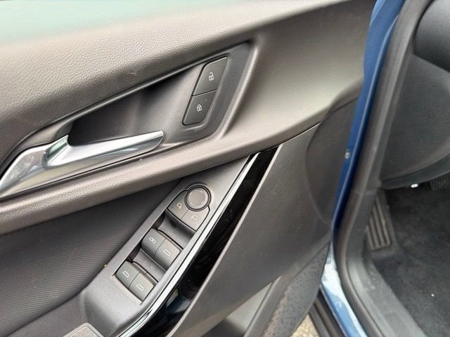2027 Chevrolet Equinox LT - Photo 7
