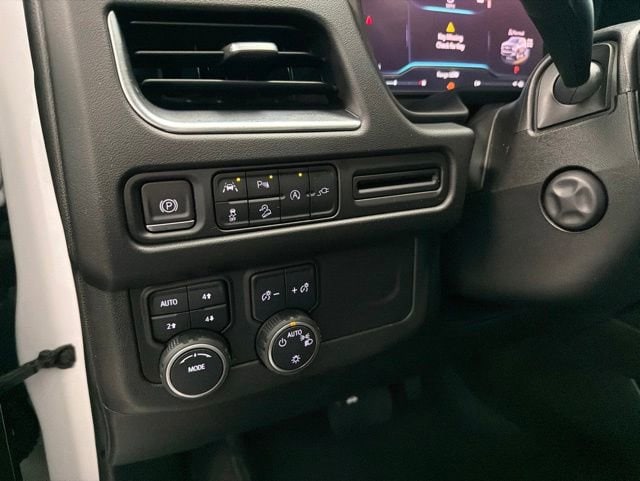 2022 Chevrolet Suburban Premier - Photo 17