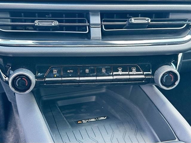 2025 Chevrolet Equinox EV RS - Photo 28