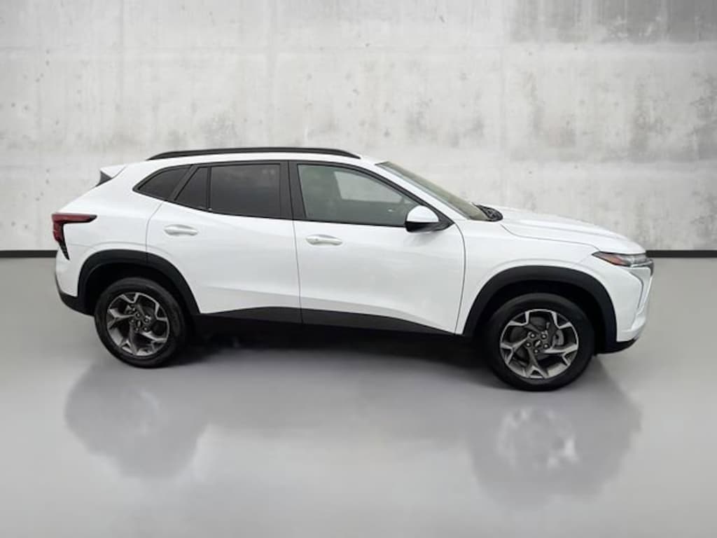 New 2026 Chevrolet Trax LT SUV