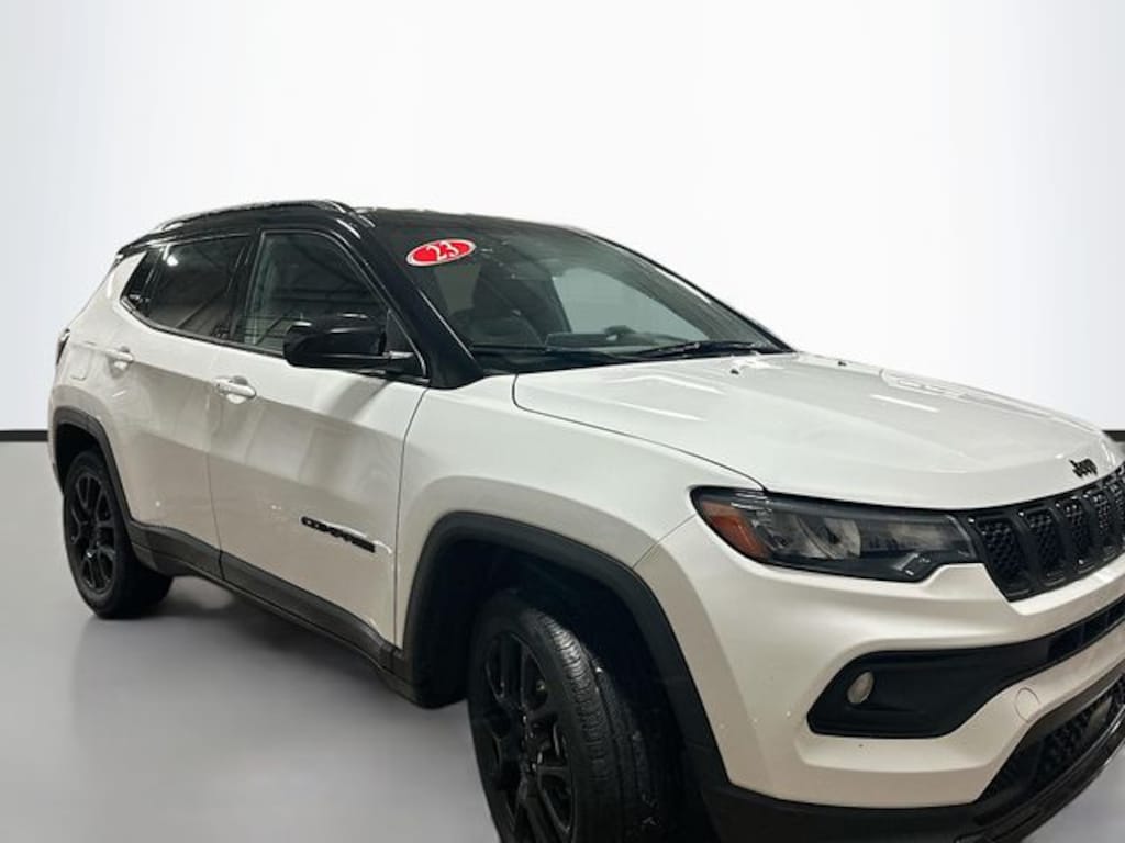 Used 2023 Jeep Compass Latitude SUV