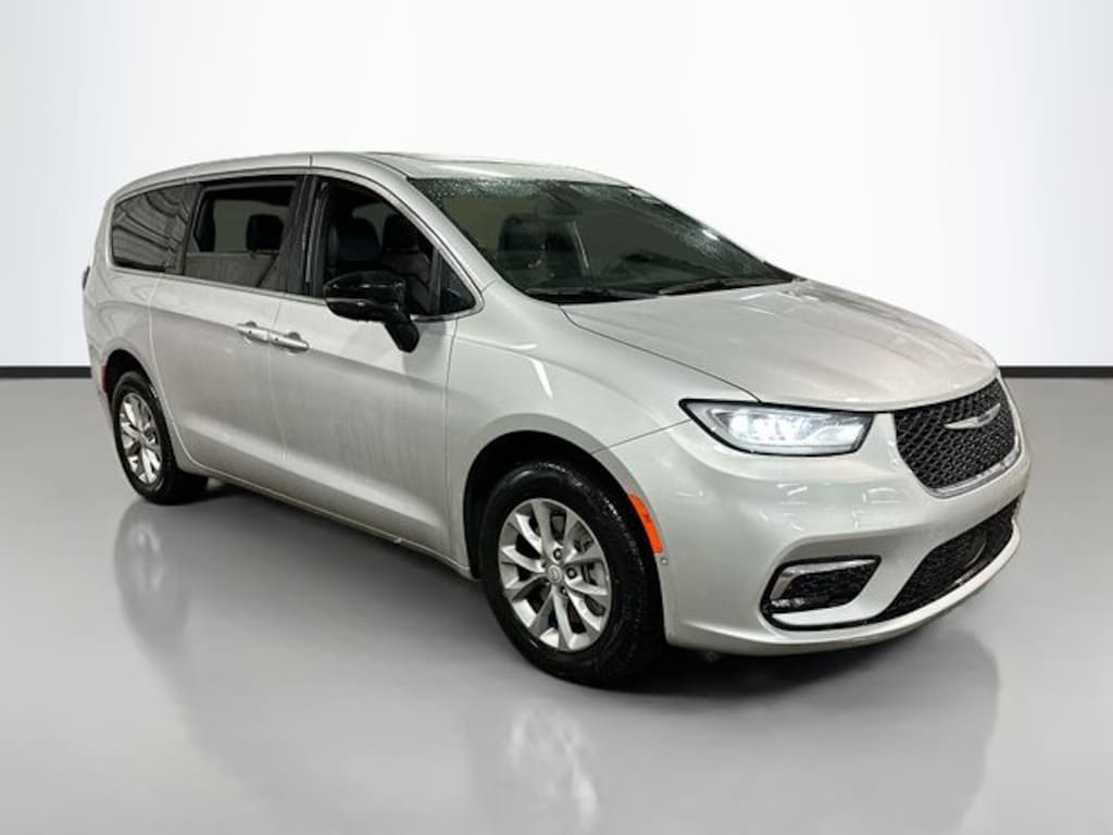 New 2026 Chrysler Pacifica SELECT AWD Passenger Van