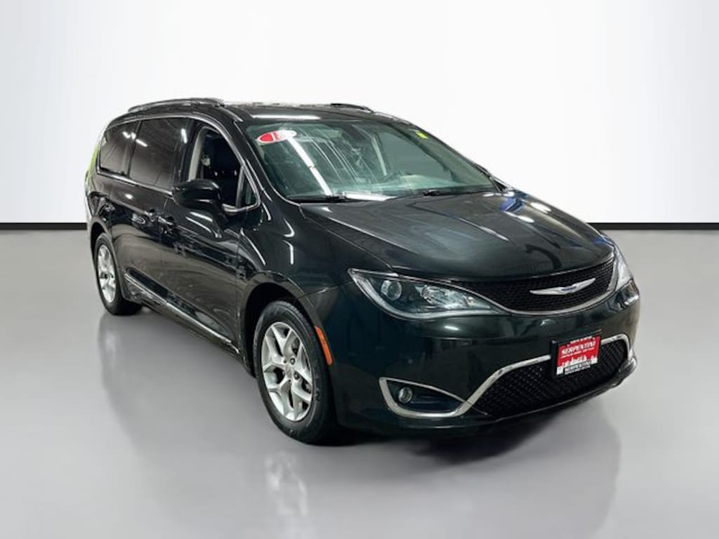 Used 2018 Chrysler Pacifica Touring L Van