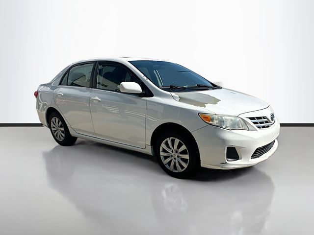 2013 Toyota Corolla photo 2