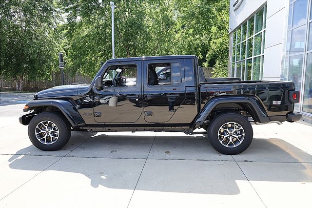 2025 Jeep Gladiator Sport S photo 4