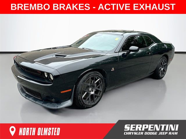 2016 Dodge Challenger Scat Pack's photo