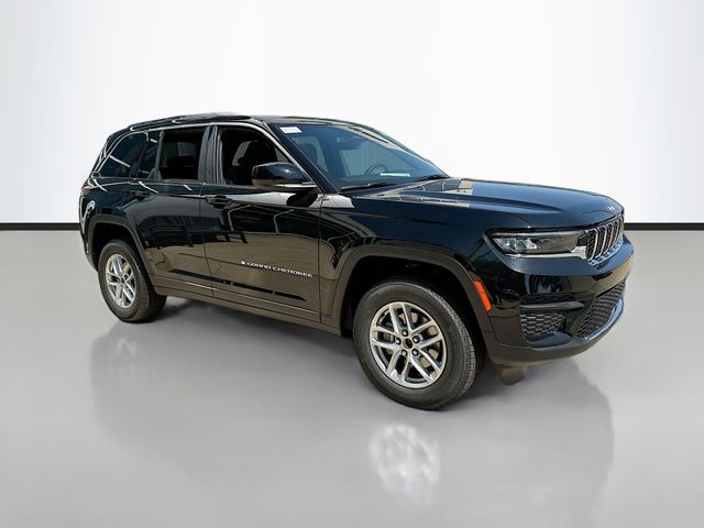 2025 Jeep Grand Cherokee Laredo X photo 2