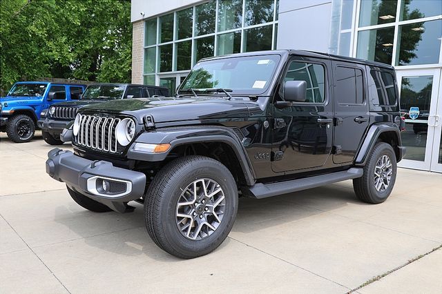 2025 Jeep Wrangler Sahara photo 2
