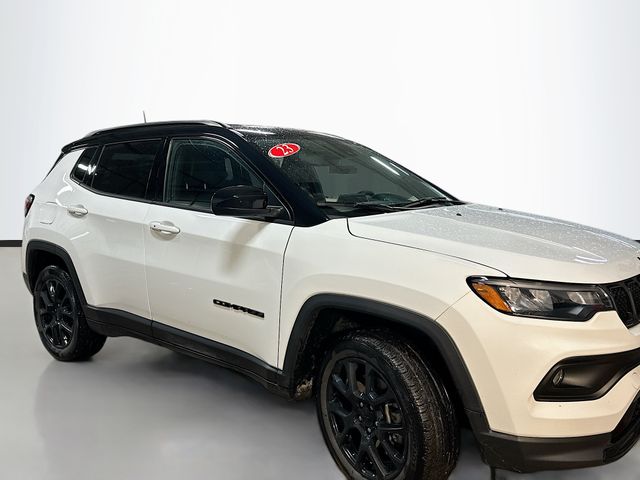2023 Jeep Compass North Edition Latitude photo 2