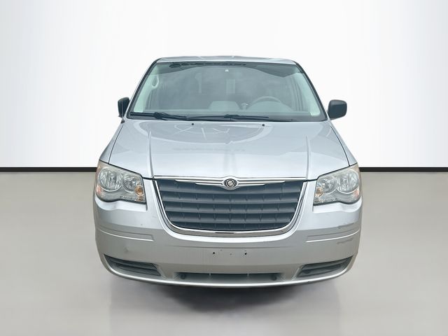 2008 Chrysler Town & Country LX photo 3