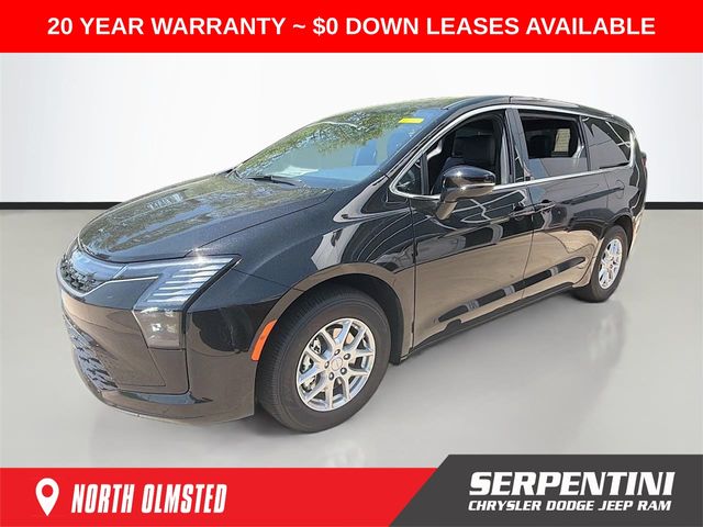 2027 Chrysler Pacifica Select's photo