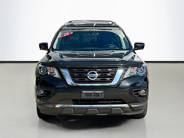 2019 Nissan Pathfinder Platinum photo 2