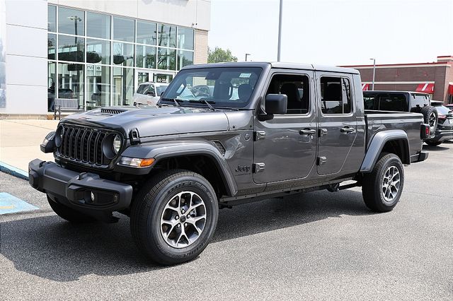 2025 Jeep Gladiator Sport photo 3