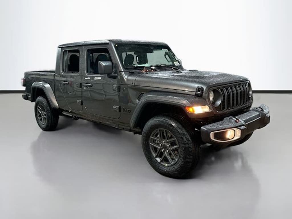 New 2026 Jeep Gladiator SPORT S 4X4 Pickup
