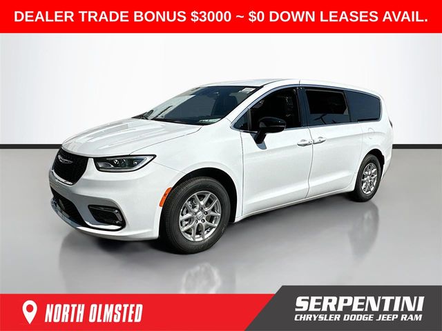 2026 Chrysler Pacifica Passenger Van 
