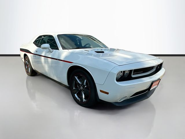 2014 Dodge Challenger R/T photo 2