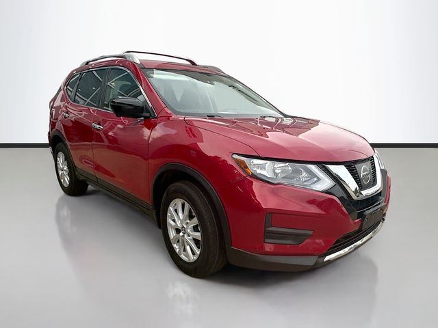 2017 Nissan Rogue SV photo 2