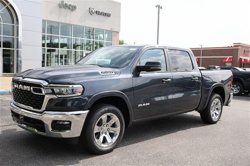 New 2025 Ram 1500 BIG HORN CREW CAB 4X4 5'7 BOX Pickup