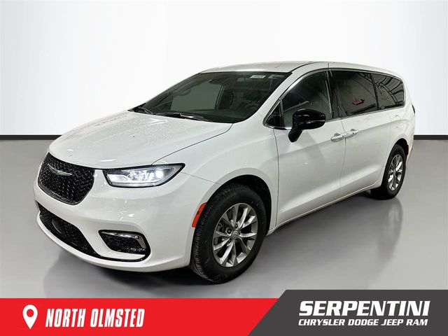 2026 Chrysler Pacifica Select's photo