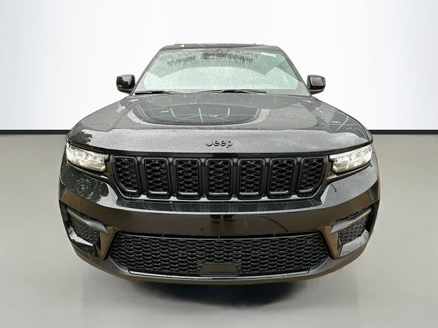 2025 Jeep Grand Cherokee Laredo Altitude X photo 3