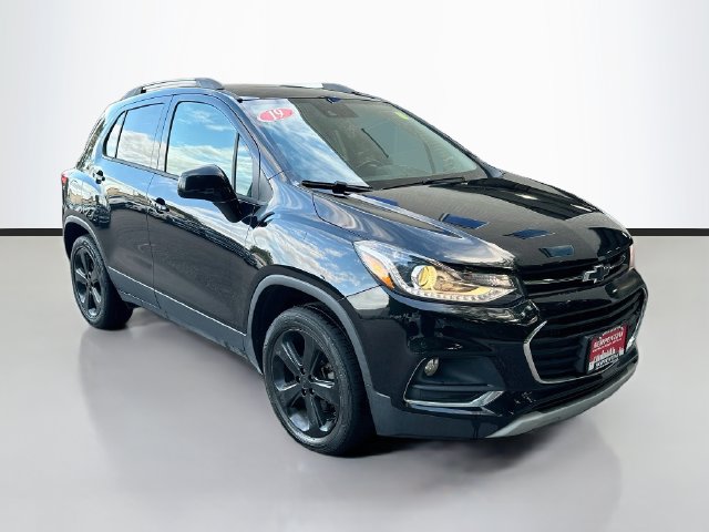 Used 2019 Chevrolet Trax Premier with VIN KL7CJRSB2KB749495 for sale in North Olmsted, OH