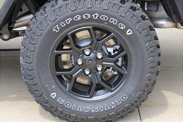 2025 Jeep Gladiator Willys photo 4