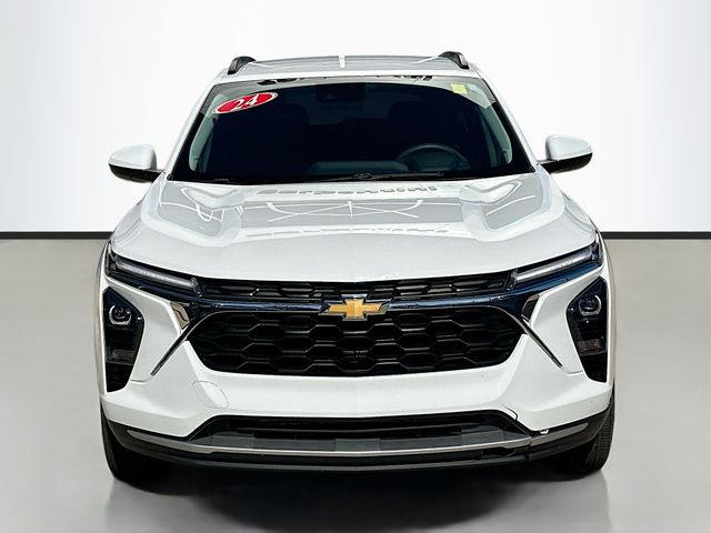 2024 Chevrolet Trax LT photo 3