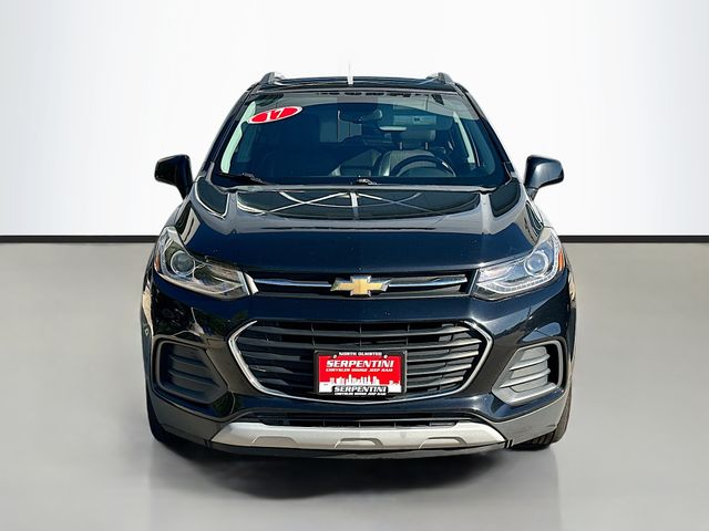 2017 Chevrolet Trax LT photo 2