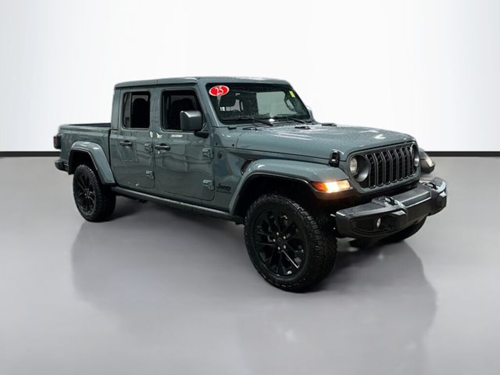 Used 2025 Jeep Gladiator Sport Truck Crew Cab