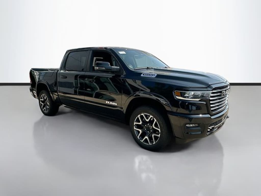 New 2026 Ram 1500 LARAMIE CREW CAB 4X4 5'7 BOX Pickup