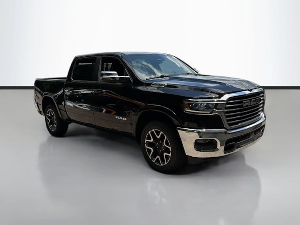 New 2026 Ram 1500 LARAMIE CREW CAB 4X4 5'7 BOX Pickup