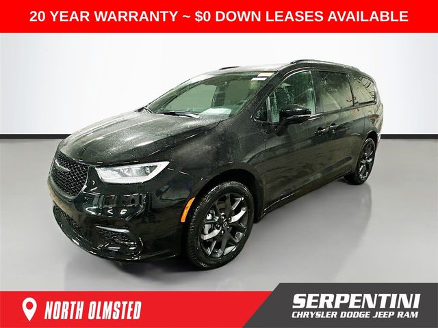 2026 Chrysler Pacifica Select AWD's photo