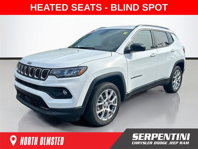 2023 Jeep Compass Latitude Lux 4X4's photo