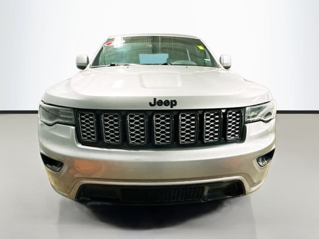 Used 2021 Jeep Grand Cherokee Laredo SUV