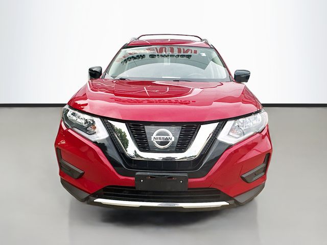 2017 Nissan Rogue SV photo 3
