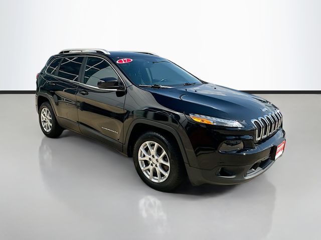 2017 Jeep Cherokee Latitude photo 2