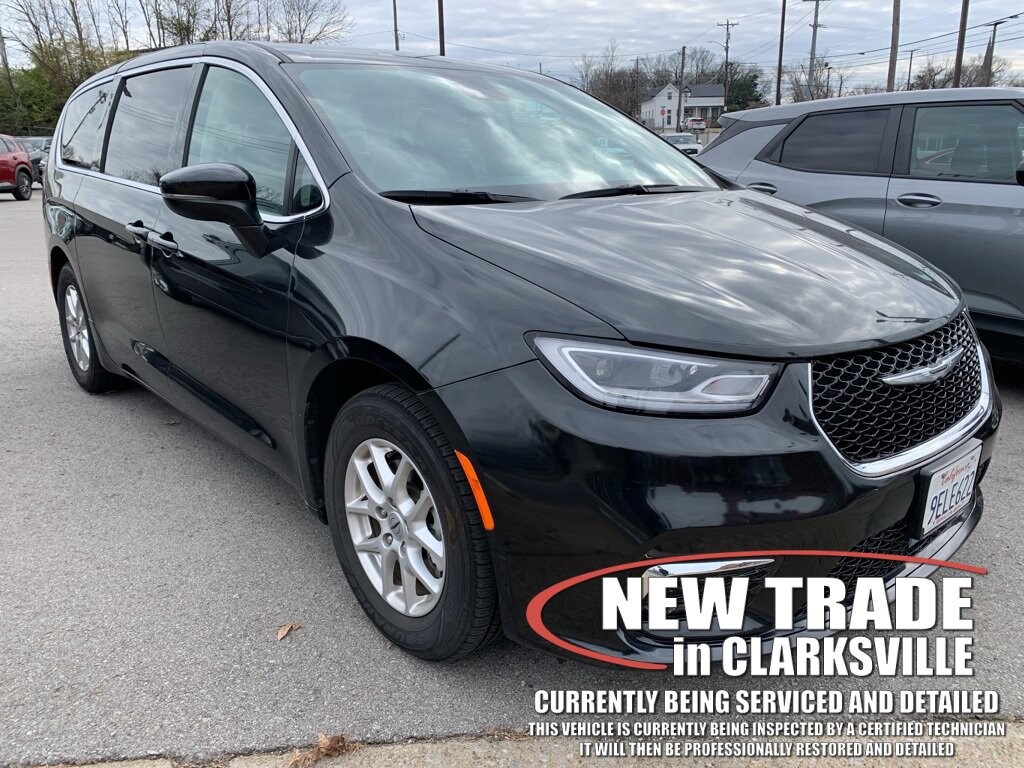 Used 2023 Chrysler Pacifica Touring L